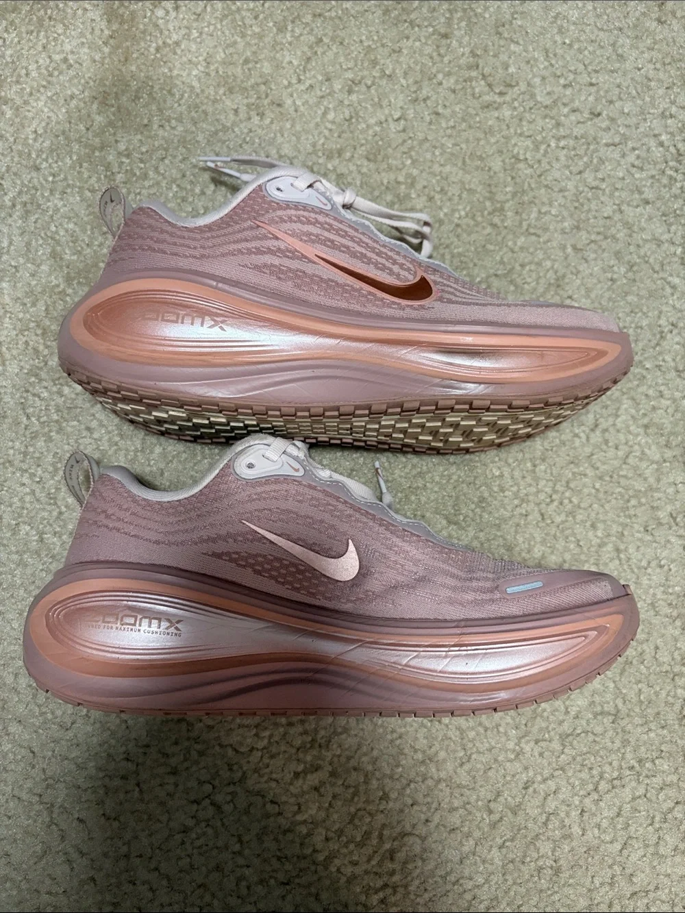 Nike Vomero Plus Particle Pink / Rose Gold - size 7